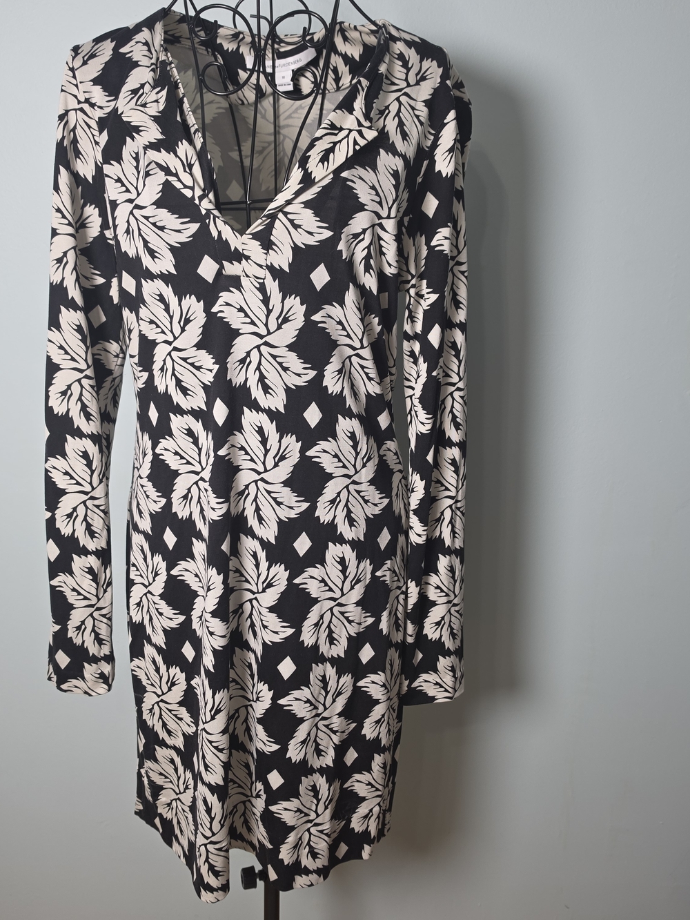 Diane von Furstenberg DVF 100% Silk Floral Dress Black Ivory Size 10